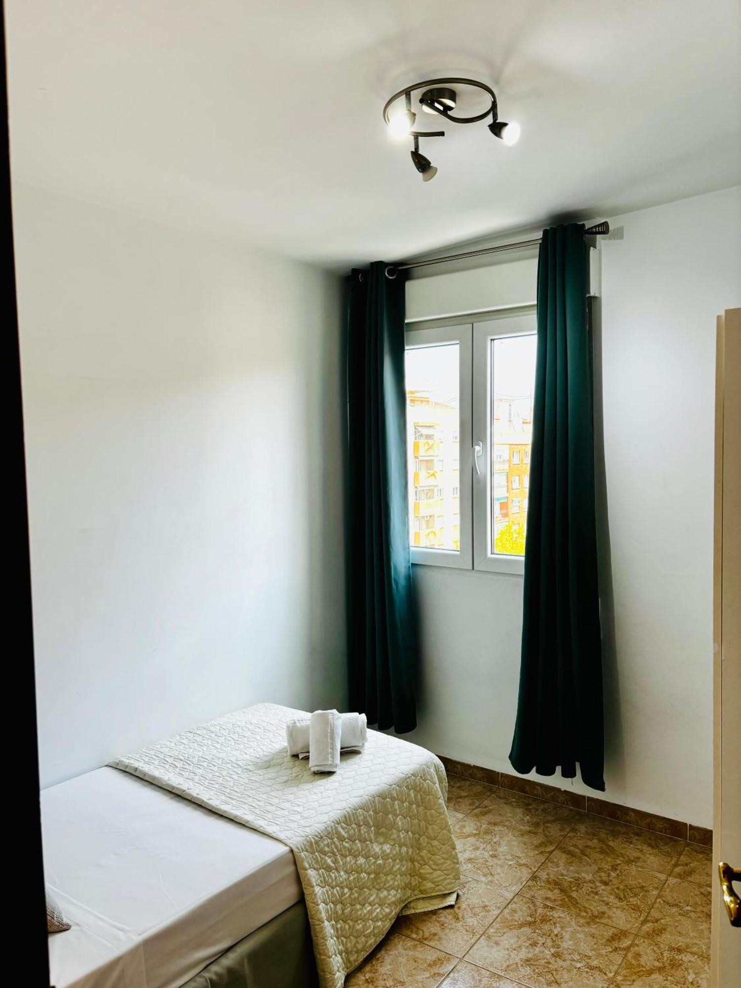 Travel Habitat Jardines De Viveros Appartement Valencia